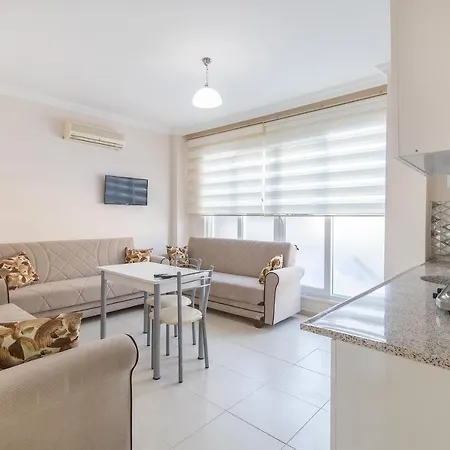 Near To Center And * 马尔马里斯